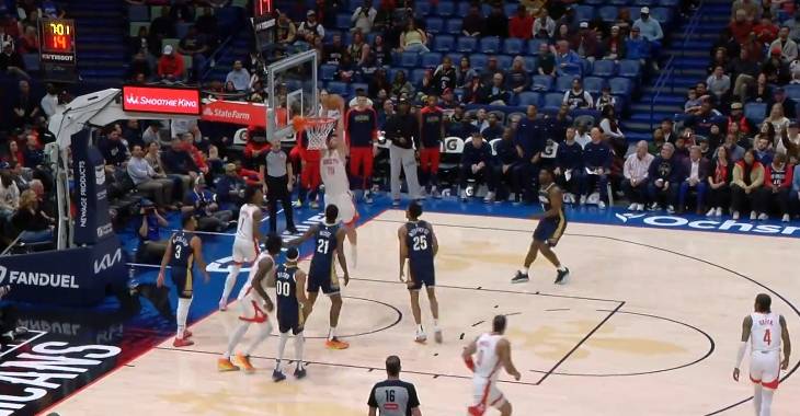 鹈鹕队员合练磨炼自我，为夺冠埋藏力量