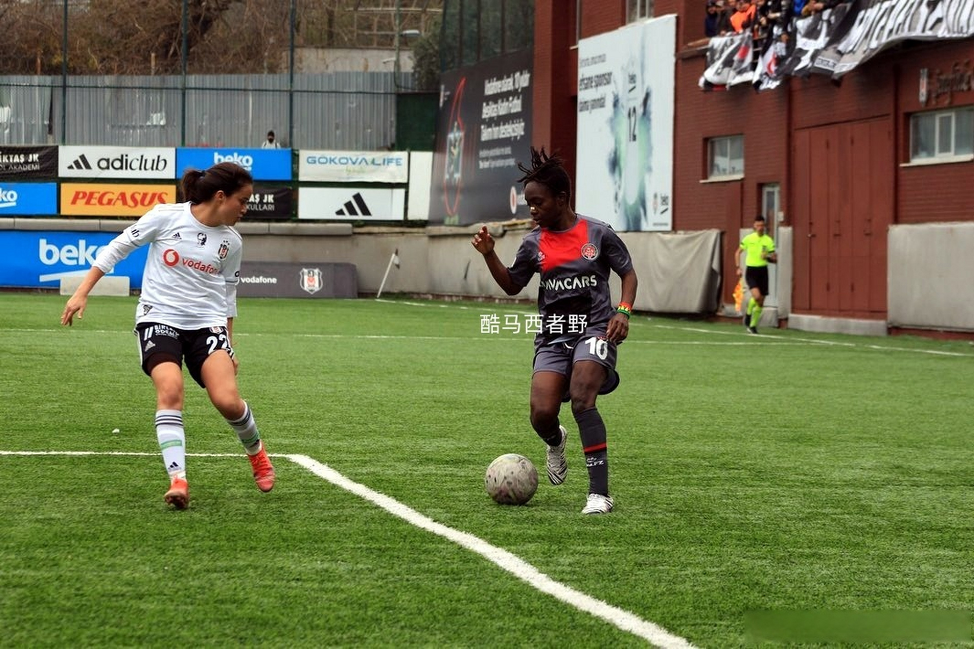 甘冈球员技术出众,表现令人期待 甘冈球员技术出众,表现令人期待